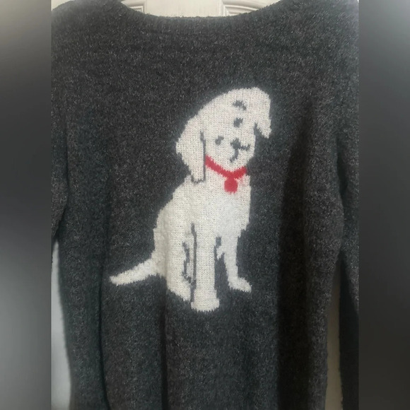 Women’s Cupcakes & Cashmere Gray Crewneck Long Sleeve Puppy Logo Sweater. Small - Picture 3 of 7